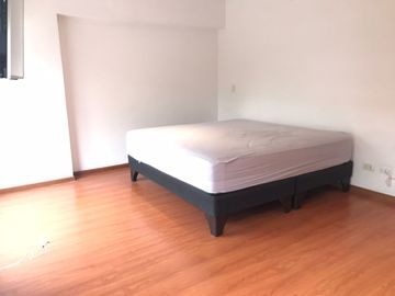 ¡OCASIÓN! SE VENDE LINDO Y AMPLIO DEPARTAMENTO + COCHERA + 01 DEPÓSITO - EN CALLE ITALIA , MIRAFLORES