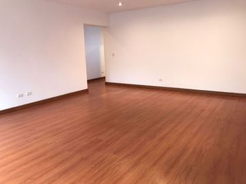¡OCASIÓN! SE VENDE LINDO Y AMPLIO DEPARTAMENTO + COCHERA + 01 DEPÓSITO - EN CALLE ITALIA , MIRAFLORES