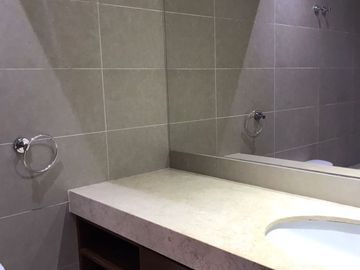 ¡OCASIÓN! SE VENDE LINDO Y AMPLIO DEPARTAMENTO + COCHERA + 01 DEPÓSITO - EN CALLE ITALIA , MIRAFLORES