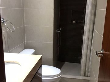 ¡OCASIÓN! SE VENDE LINDO Y AMPLIO DEPARTAMENTO + COCHERA + 01 DEPÓSITO - EN CALLE ITALIA , MIRAFLORES