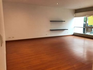 ¡OCASIÓN! SE VENDE LINDO Y AMPLIO DEPARTAMENTO + COCHERA + 01 DEPÓSITO - EN CALLE ITALIA , MIRAFLORES