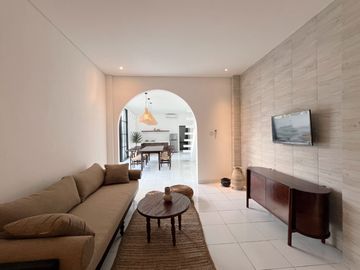 Charming 4-Bedroom House in Berawa