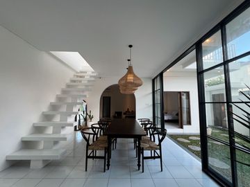 Charming 4-Bedroom House in Berawa