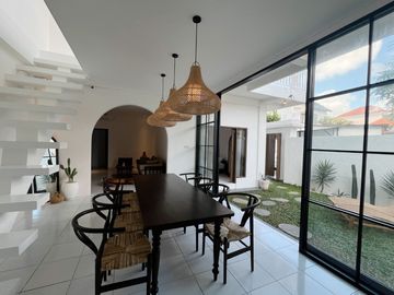 Charming 4-Bedroom House in Berawa