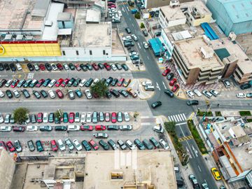 Se alquila oficina en Calle Las Gaviotas - Surquillo en el limite con San Isidro