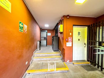Se alquila oficina en Calle Las Gaviotas - Surquillo en el limite con San Isidro