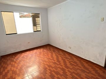 Venta Casa En Santa Anita Frente A La Casa De La Juventud