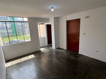 Venta Casa En Santa Anita Frente A La Casa De La Juventud