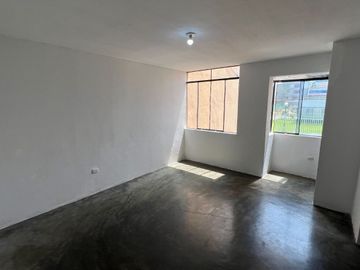Venta Casa En Santa Anita Frente A La Casa De La Juventud