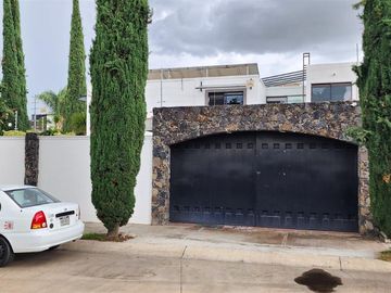 Hacienda del Campestre, León, Gto. Esquina, Doble Terreno, Casa En Venta