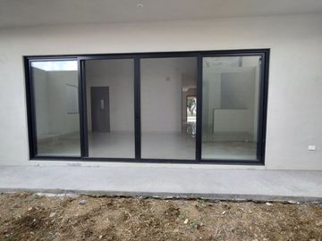 Casa en Venta en Carretera Nacional, Las Esmeraldas, zona los cristales