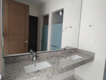 Casa en Venta en Carretera Nacional, Las Esmeraldas, zona los cristales
