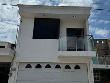 Casa en venta con muy buena ubicación en zona norte de León