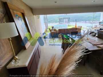 CASA en VENTA en LOMAS de las AMERICAS SUR