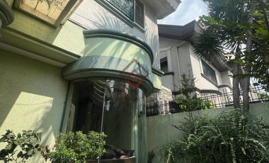FOR RENT 5 Bedroom House in New Manila, Quezon City - RH46