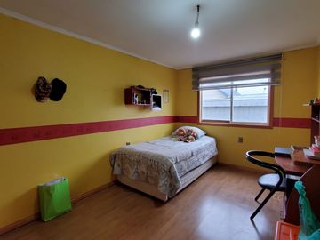 CASA AMPLIA POBLACIÓN SENDEROS DE TEPUAL EN LA CIUDAD DE PUERTO MONTT