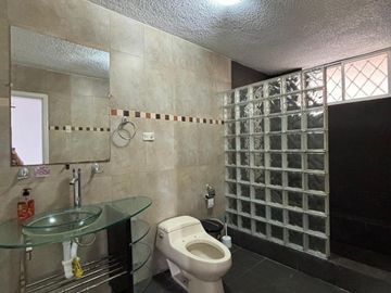 Casa rentera en venta en Loja ciudadela Pio Jaramillo