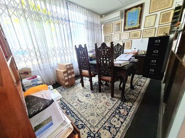 VENDO PRECIOSA CASA EN SAN ISIDRO A 1 CUDRA DE AV. JAVIER PRADO