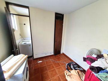 VENDO PRECIOSA CASA EN SAN ISIDRO A 1 CUDRA DE AV. JAVIER PRADO