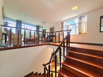 VENDO PRECIOSA CASA EN SAN ISIDRO A 1 CUDRA DE AV. JAVIER PRADO