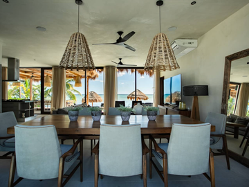Casa en venta Frente a la playa, Tankah, Preciosa, 5 habitaciones, Cancha de padel, alberca con vista al mar, asador, fogatero