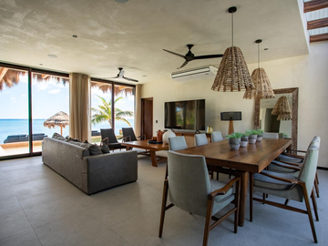 Casa en venta Frente a la playa, Tankah, Preciosa, 5 habitaciones, Cancha de padel, alberca con vista al mar, asador, fogatero