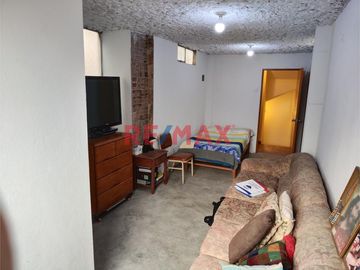 VENTA DE CASA EN AV. GRAU - CERCA HOSPITAL 2 DE MAYO