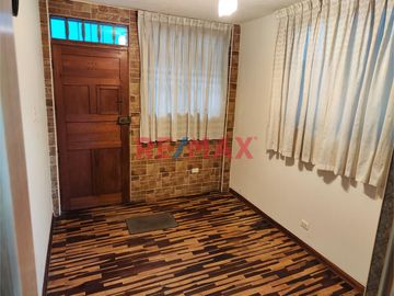 VENTA DE CASA EN AV. GRAU - CERCA HOSPITAL 2 DE MAYO