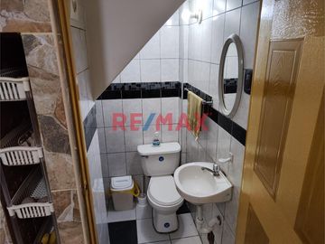 VENTA DE CASA EN AV. GRAU - CERCA HOSPITAL 2 DE MAYO