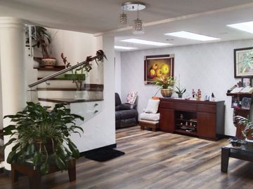 EN VENTA HERMOSA CASA EN SANTA INES.