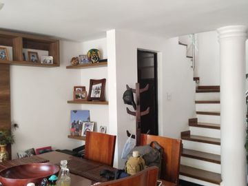 EN VENTA HERMOSA CASA EN SANTA INES.