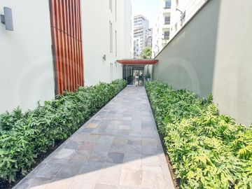 LINDO Y EXCLUSIVO DEPARTAMENTO CON JARDIN Y TERRAZA GOLF LOS INCAS