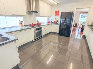 LINDO Y EXCLUSIVO DEPARTAMENTO CON JARDIN Y TERRAZA GOLF LOS INCAS