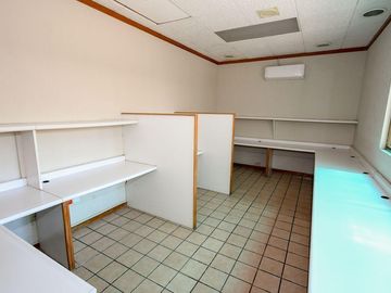 Amplia casa con uso de suelo para habitacion y mas del 95% permitido