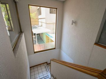 Amplia casa con uso de suelo para habitacion y mas del 95% permitido