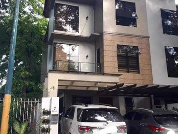 For Sale-3 storey  4 br duplex type townhouse in Pasig City