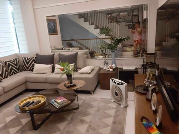 For Sale-3 storey  4 br duplex type townhouse in Pasig City
