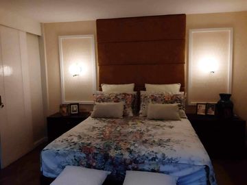 For Sale-3 storey  4 br duplex type townhouse in Pasig City