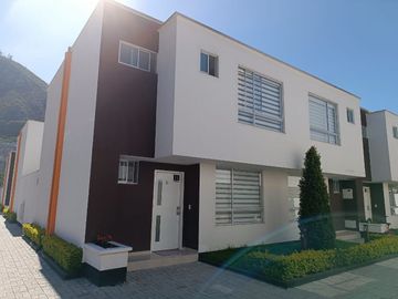 Casa 3d en venta - Pomasqui