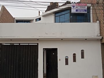 Venta de Amplia Casa De Dos Pisos En San Martin De Porres – a Media Cuadra de Av. Santa Rosa (Zona Comercial)