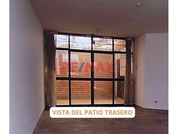 Venta de Amplia Casa De Dos Pisos En San Martin De Porres – a Media Cuadra de Av. Santa Rosa (Zona Comercial)