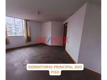 Venta de Amplia Casa De Dos Pisos En San Martin De Porres – a Media Cuadra de Av. Santa Rosa (Zona Comercial)