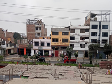 Venta de Amplia Casa De Dos Pisos En San Martin De Porres – a Media Cuadra de Av. Santa Rosa (Zona Comercial)