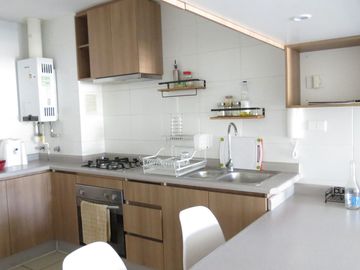SE VENDE DEPARTAMENTO 3 DORMITORIOS, 2 BAÑOS Y ESTACIONAMIENTO