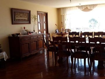 DOS CASAS DE VENTA CUMBAYÁ 1030 m2