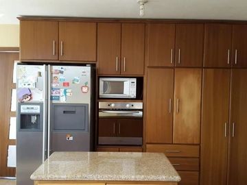 DOS CASAS DE VENTA CUMBAYÁ 1030 m2