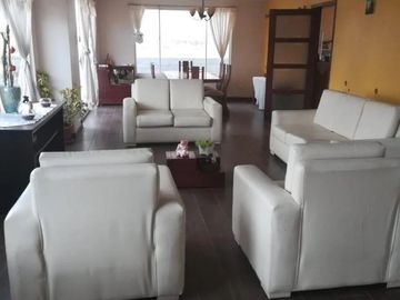 DOS CASAS DE VENTA CUMBAYÁ 1030 m2