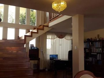 DOS CASAS DE VENTA CUMBAYÁ 1030 m2