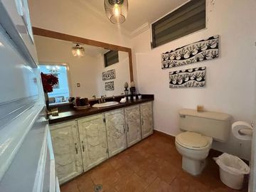 CASA RENTERA EN VENTA EN EL BATAN 3 DEPARTAMENTOS CON LOCAL COMERCIAL