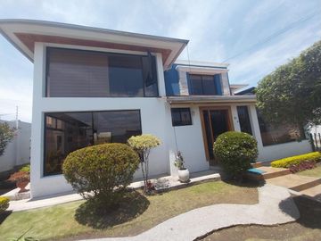 CASA INDEPENDIENTE DE VENTA ARMENIA 1 VALLE DE LOS CHILLOS ZONA SEGURA